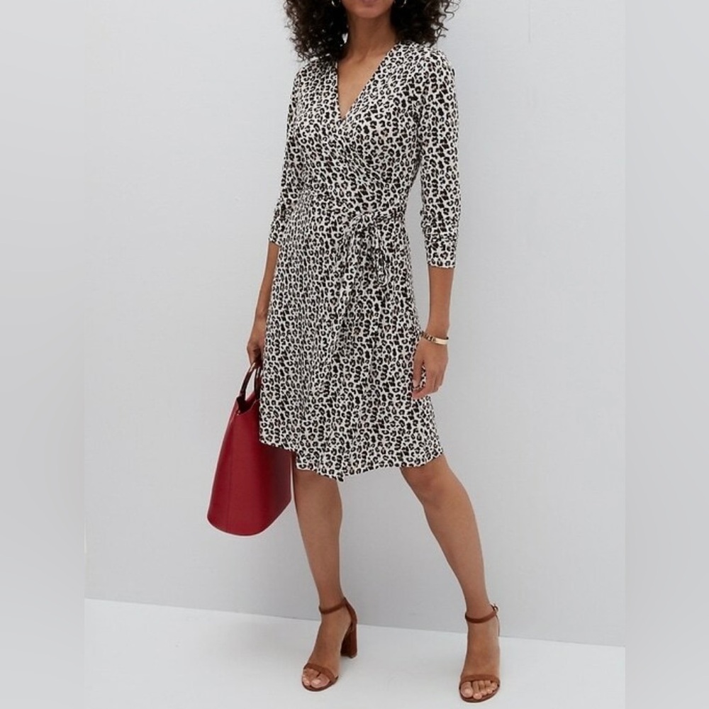 Banana Republic Animal Print Wrap Plunge Neckline Dress Size S/M NWT
